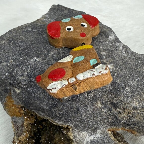 Vintage 1930s Hand painted Wood Bobble Head Dog Brooch - Picture 2 of 4